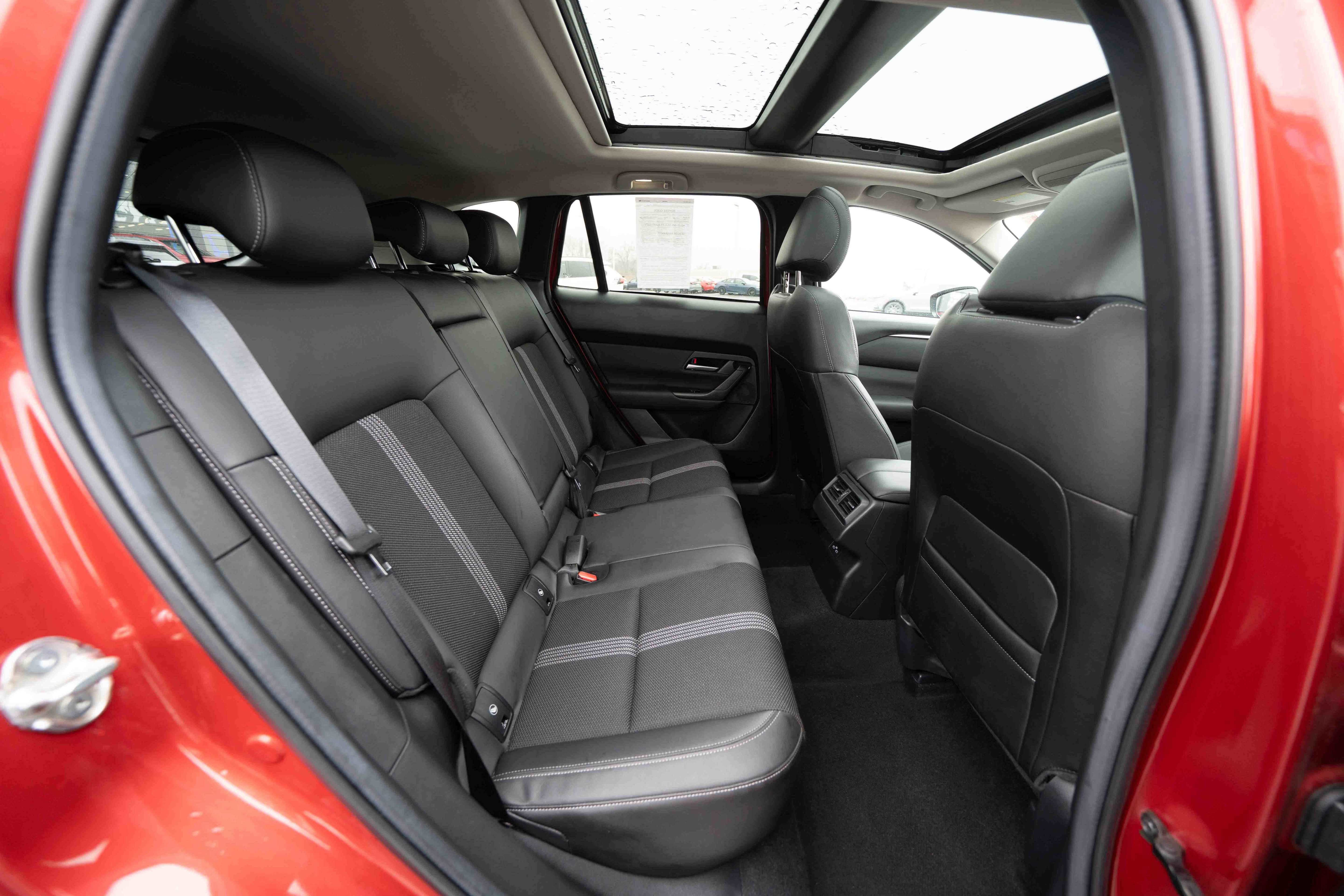 Used 2025 MAZDA CX-50 AWD 2.5 S w/ Premium Package image 25