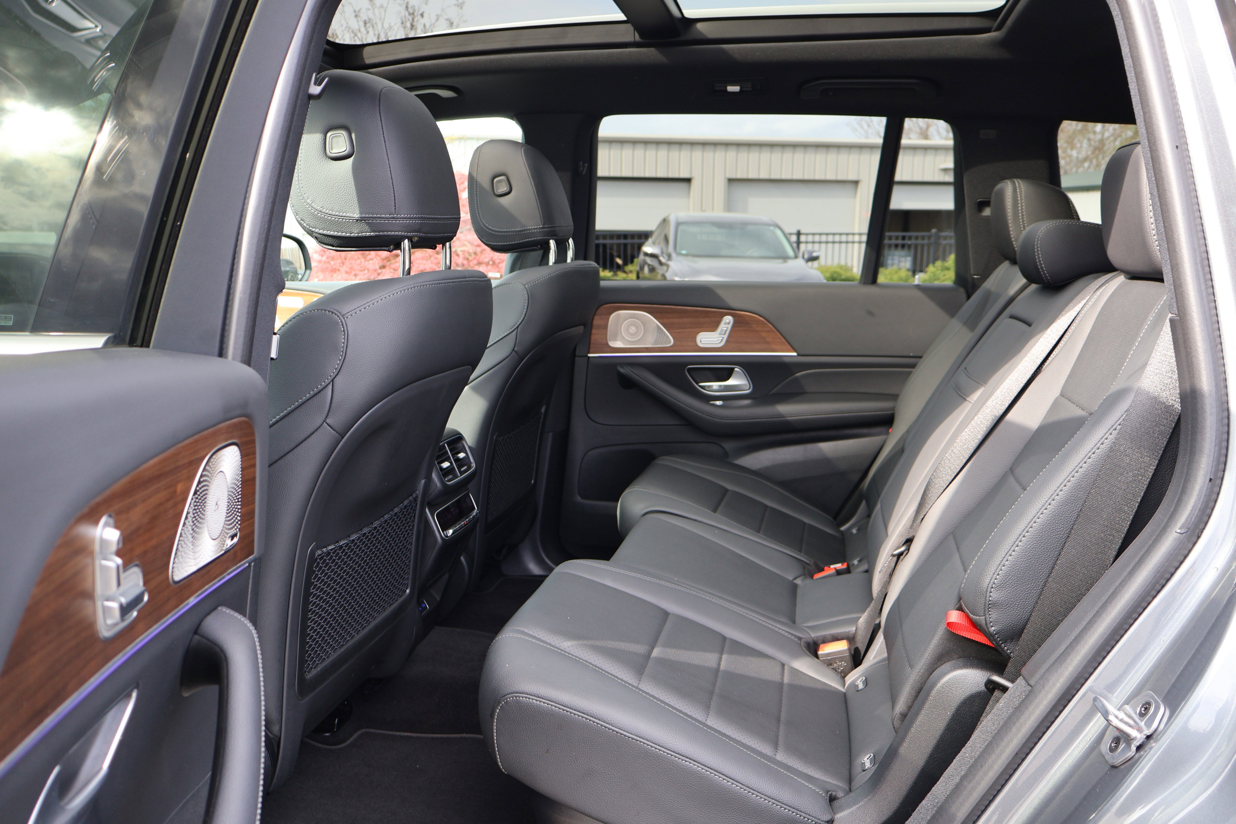 Used 2025 Mercedes-Benz GLS 450 4MATIC image 17