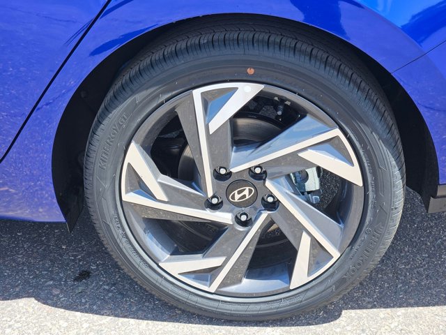 New 2026 Hyundai Elantra Limited FWD image 16