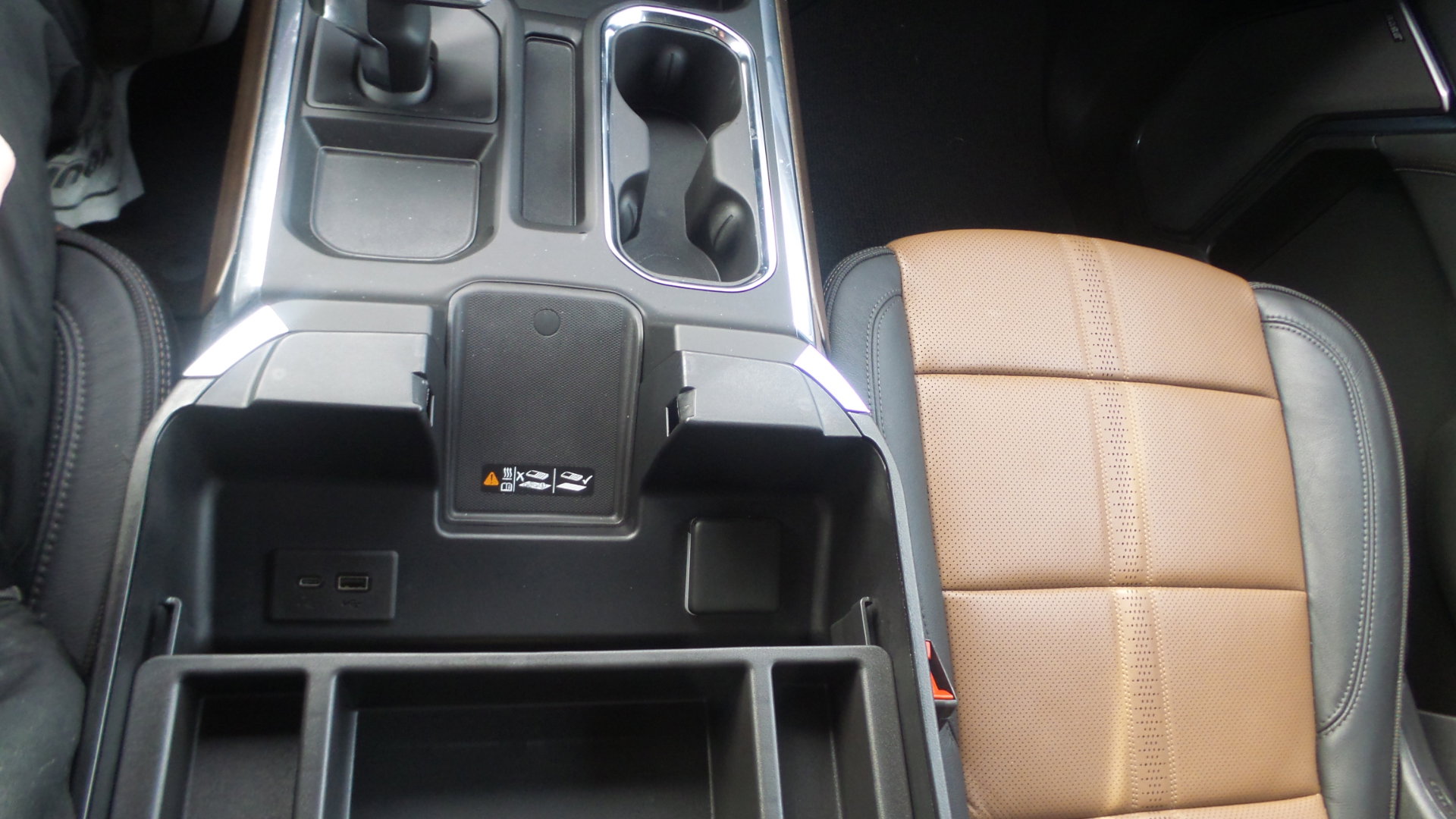 Used 2024 Chevrolet Silverado 1500 High Country w/ Technology Package image 22