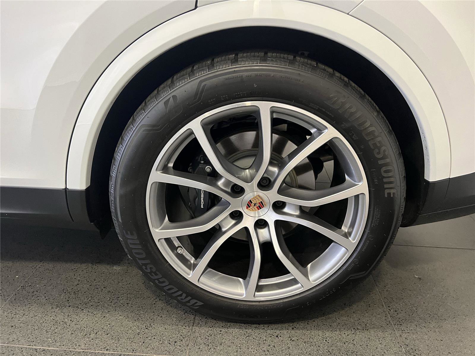 Certified 2025 Porsche Cayenne Coupe image 11