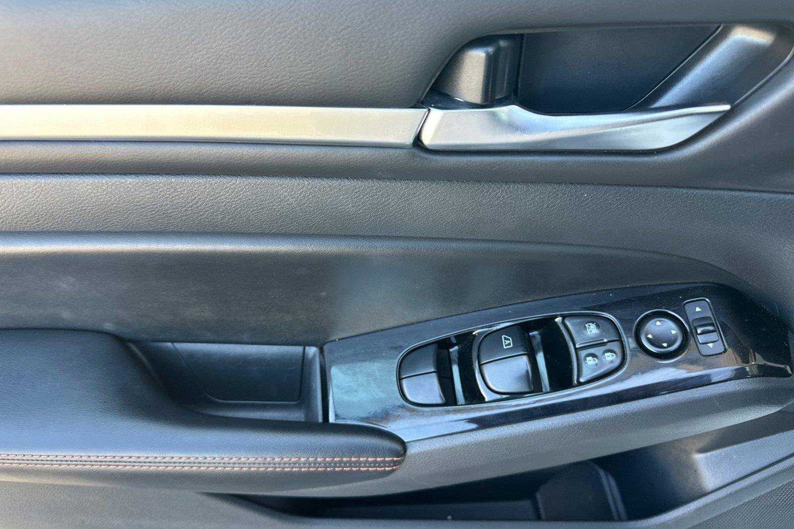Certified 2024 Nissan Altima 2.5 SR FWD image 11