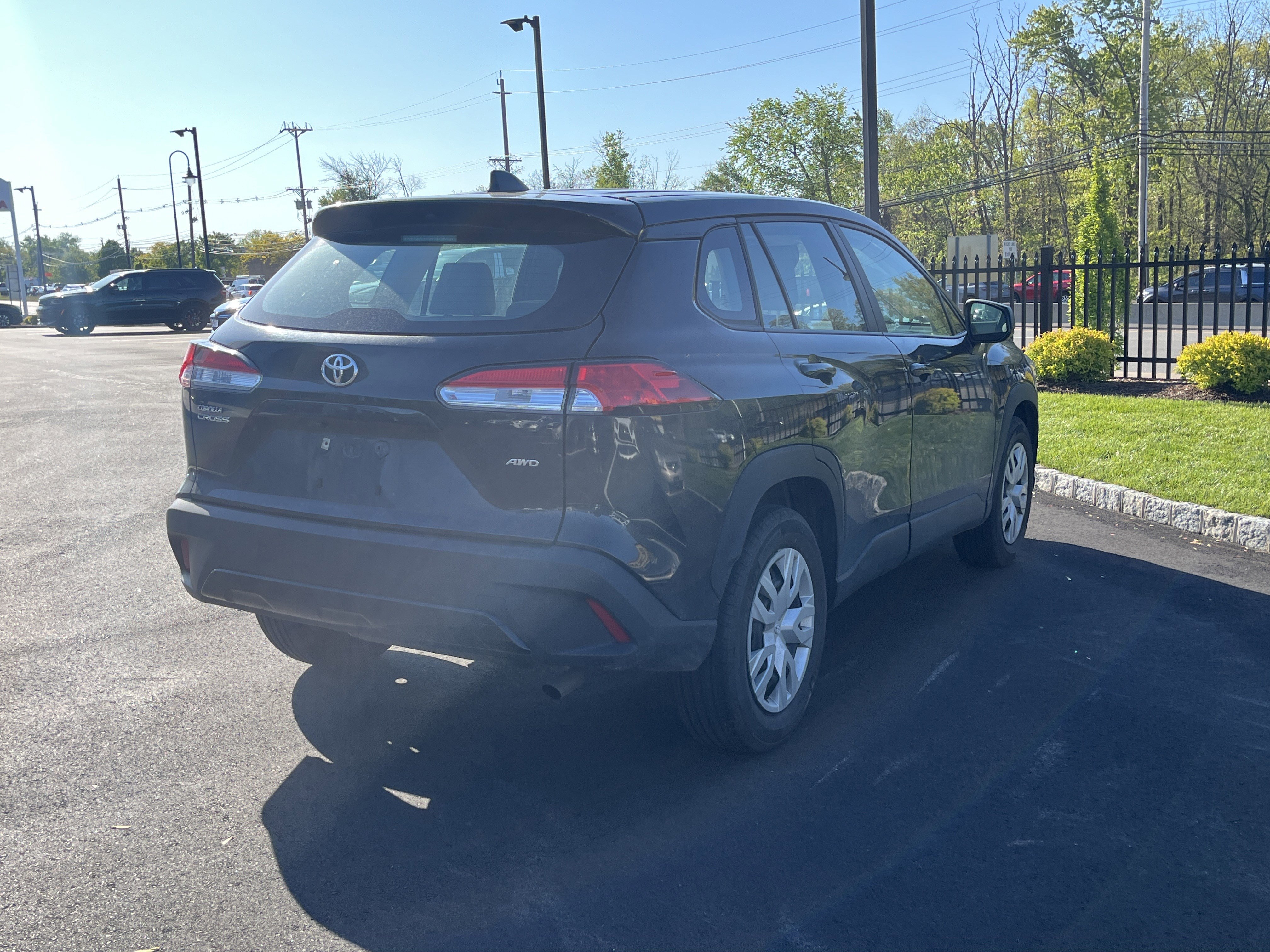 Used 2023 Toyota Corolla Cross L AWD/4WD image 3