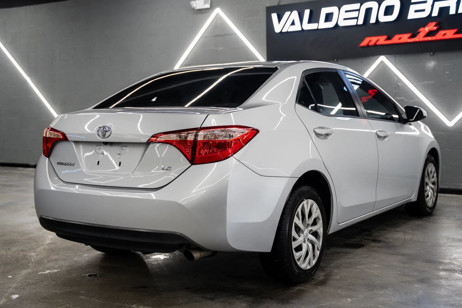 Used 2019 Toyota Corolla LE FWD image 22