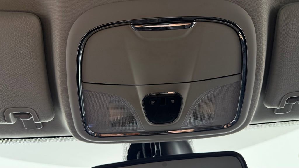 Used 2019 Jeep Cherokee Trailhawk AWD/4WD image 28