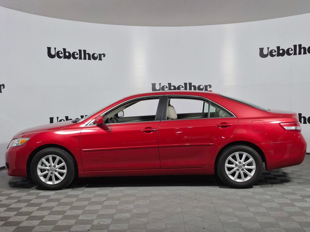 Used 2010 Toyota Camry XLE w/ Leather Pkg FWD image 4