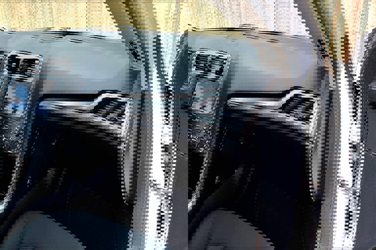 Used 2020 Ford Fusion SE image 19