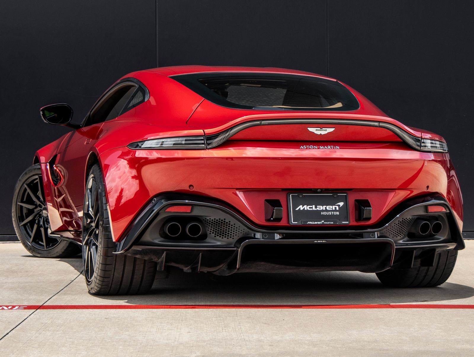 Used 2020 Aston Martin V8 Vantage Coupe RWD image 6
