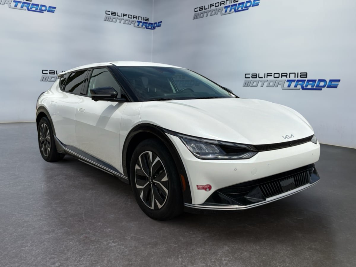 Used 2024 Kia EV6 Wind w/ Wind Technology Package RWD image 3