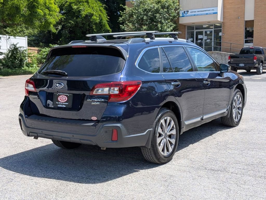 Used 2018 Subaru Outback 3.6R Touring AWD/4WD image 3