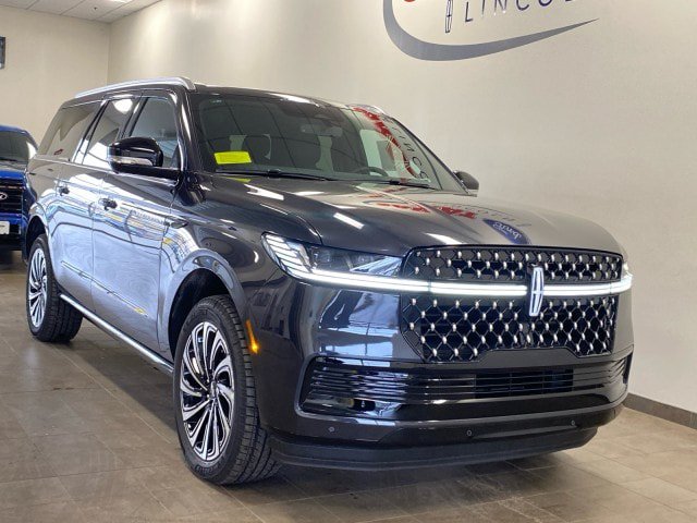 New 2026 Lincoln Navigator L Black Label AWD/4WD image 2