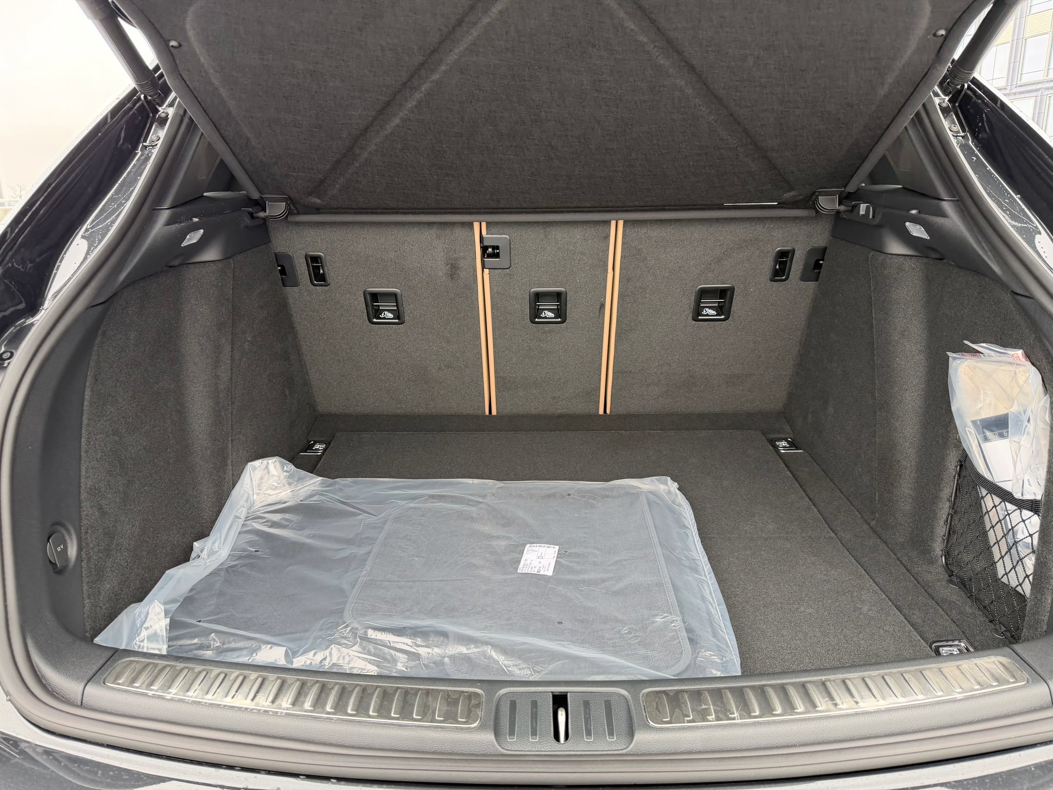 Certified 2026 Porsche Macan AWD/4WD image 21