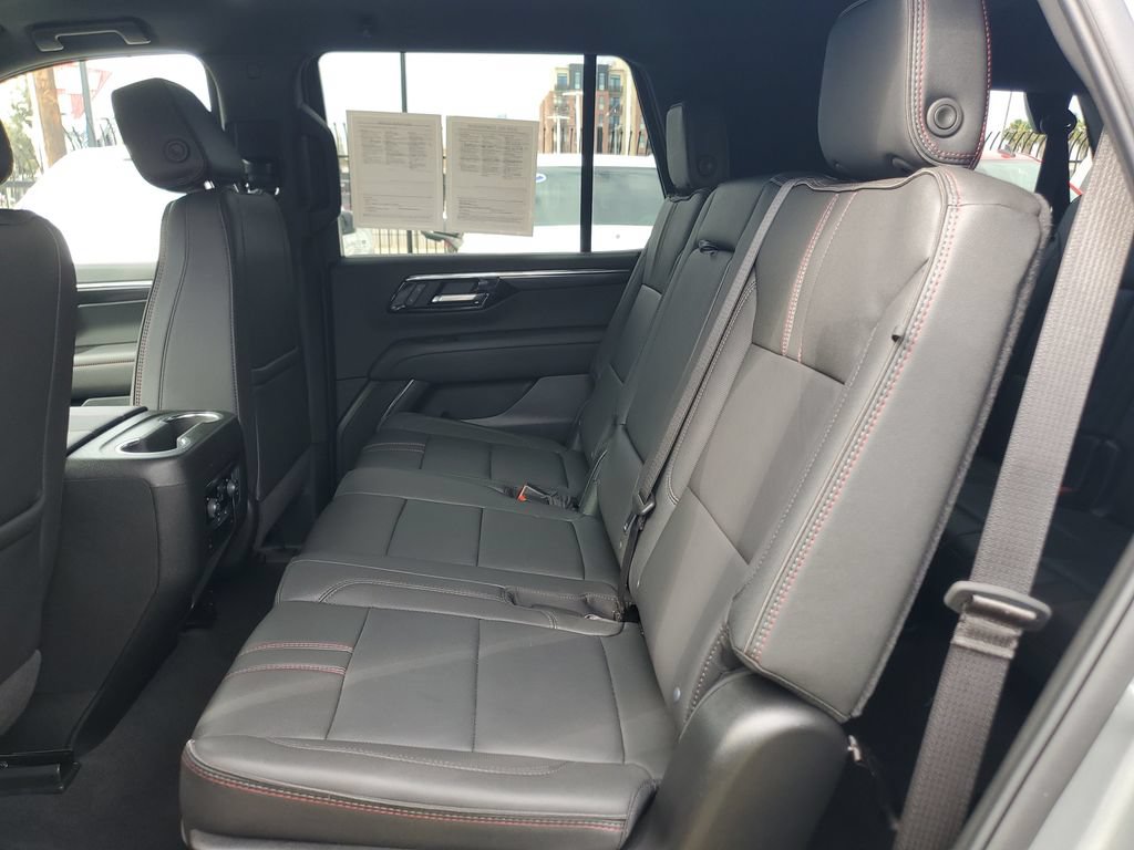 Used 2026 Chevrolet Tahoe RST AWD/4WD image 16
