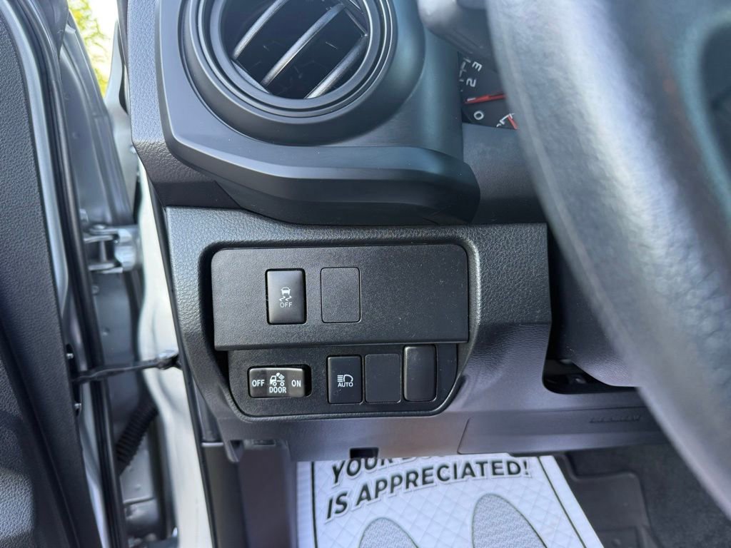 Used 2022 Toyota Tacoma SR w/ SR Convenience Package RWD image 31