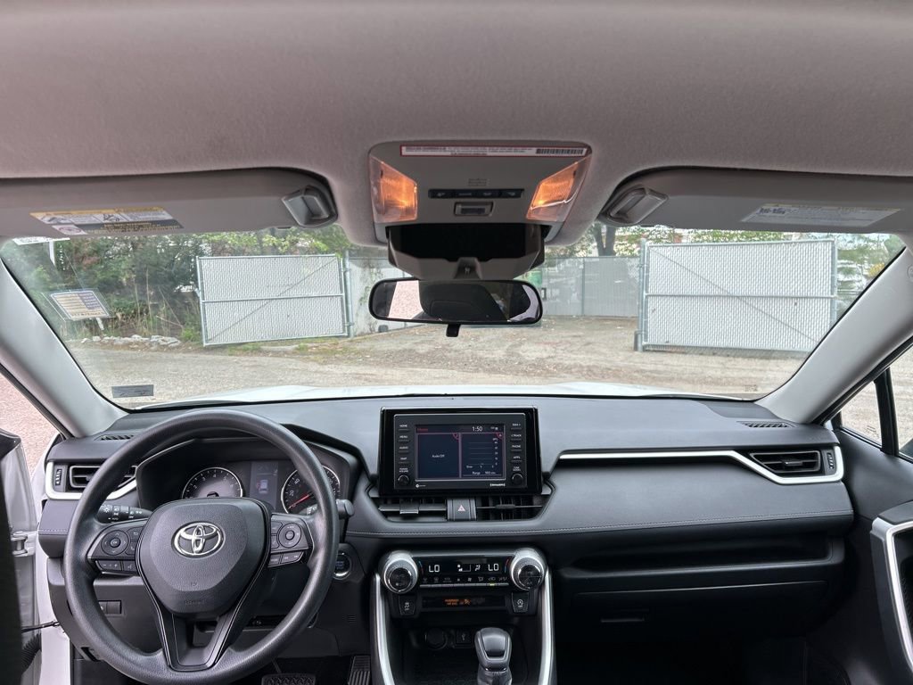 Used 2021 Toyota RAV4 XLE image 19