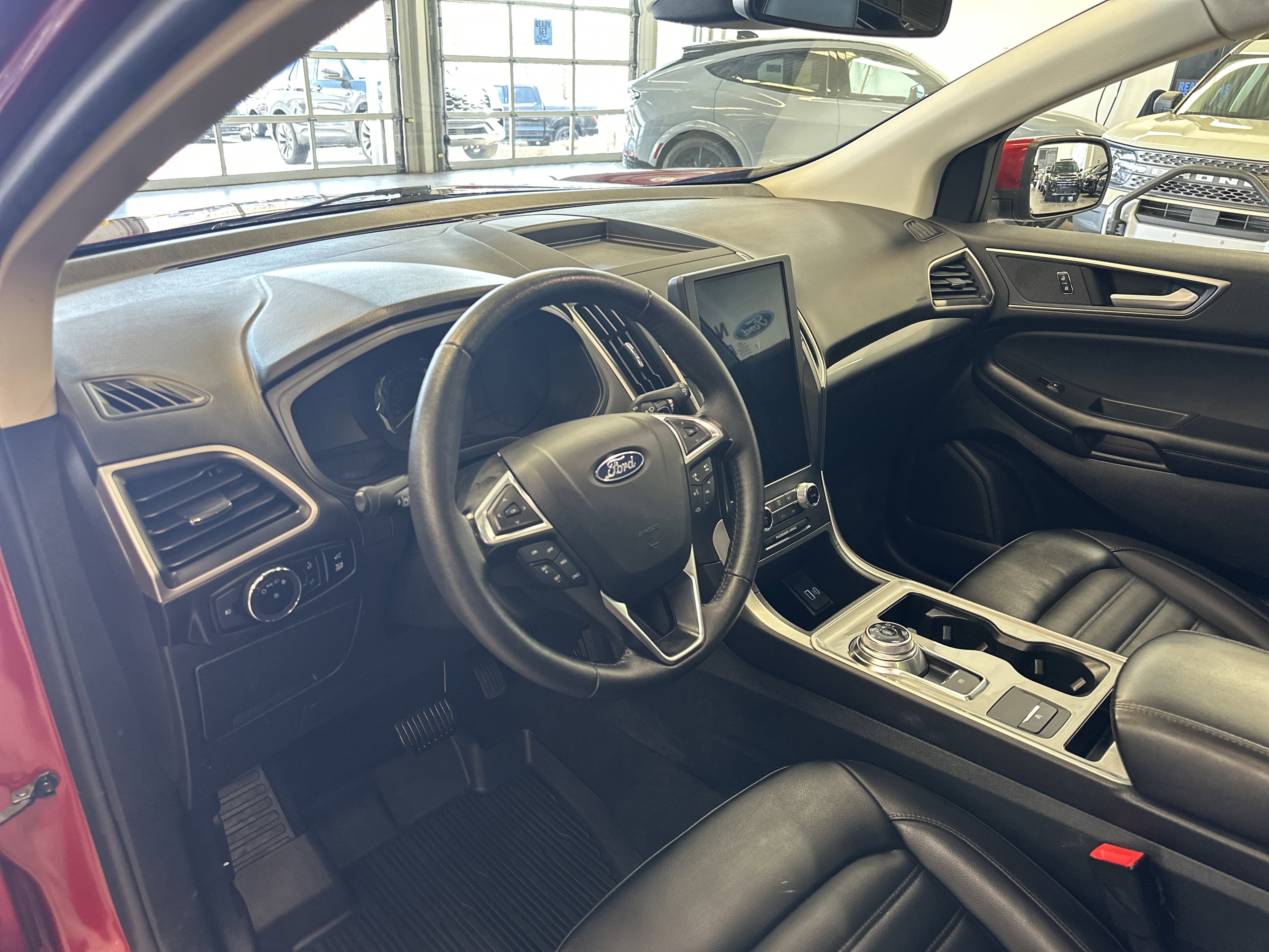 Used 2024 Ford Edge SEL w/ Convenience Package image 26