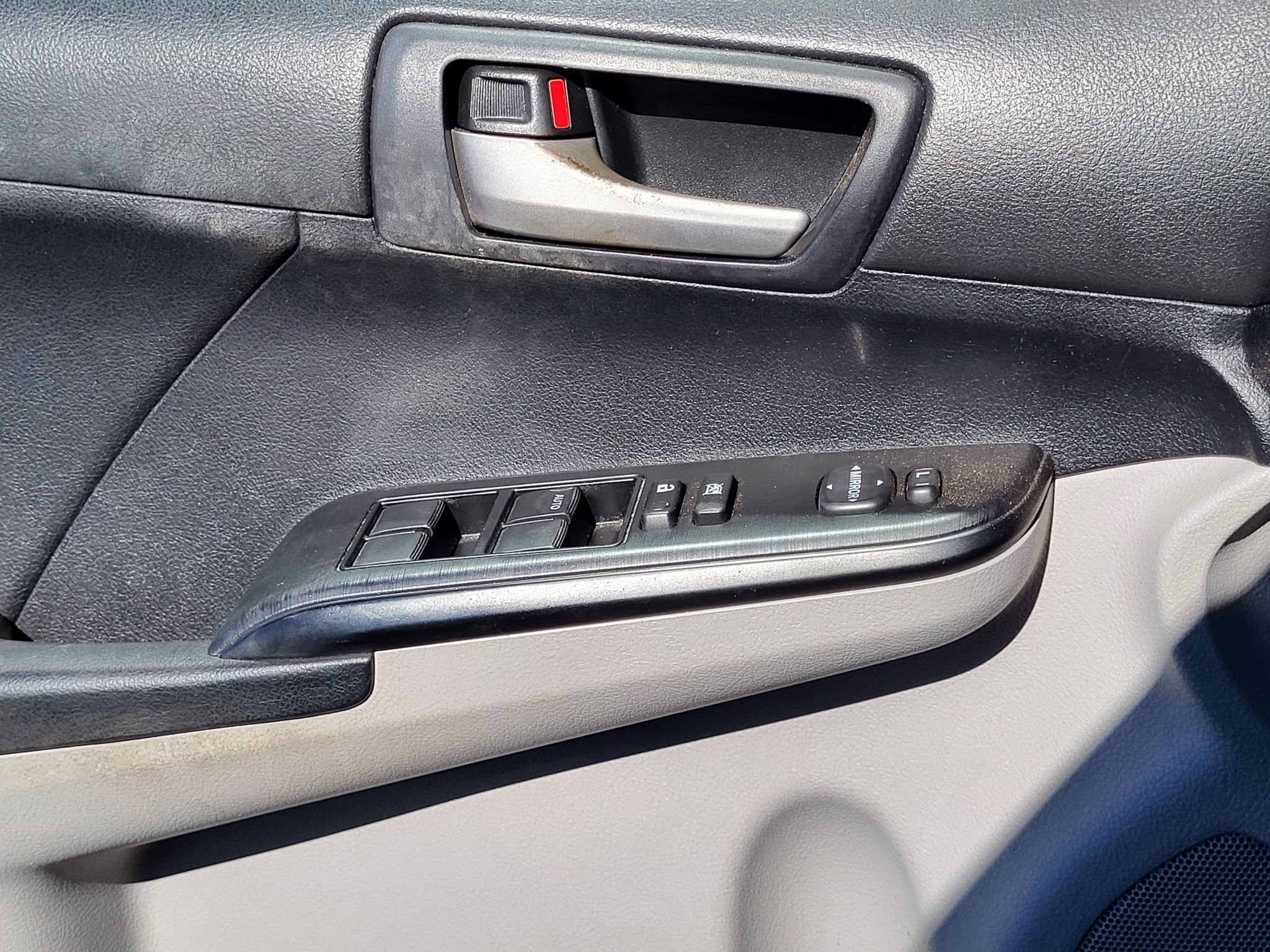 Used 2012 Toyota Camry FWD image 14