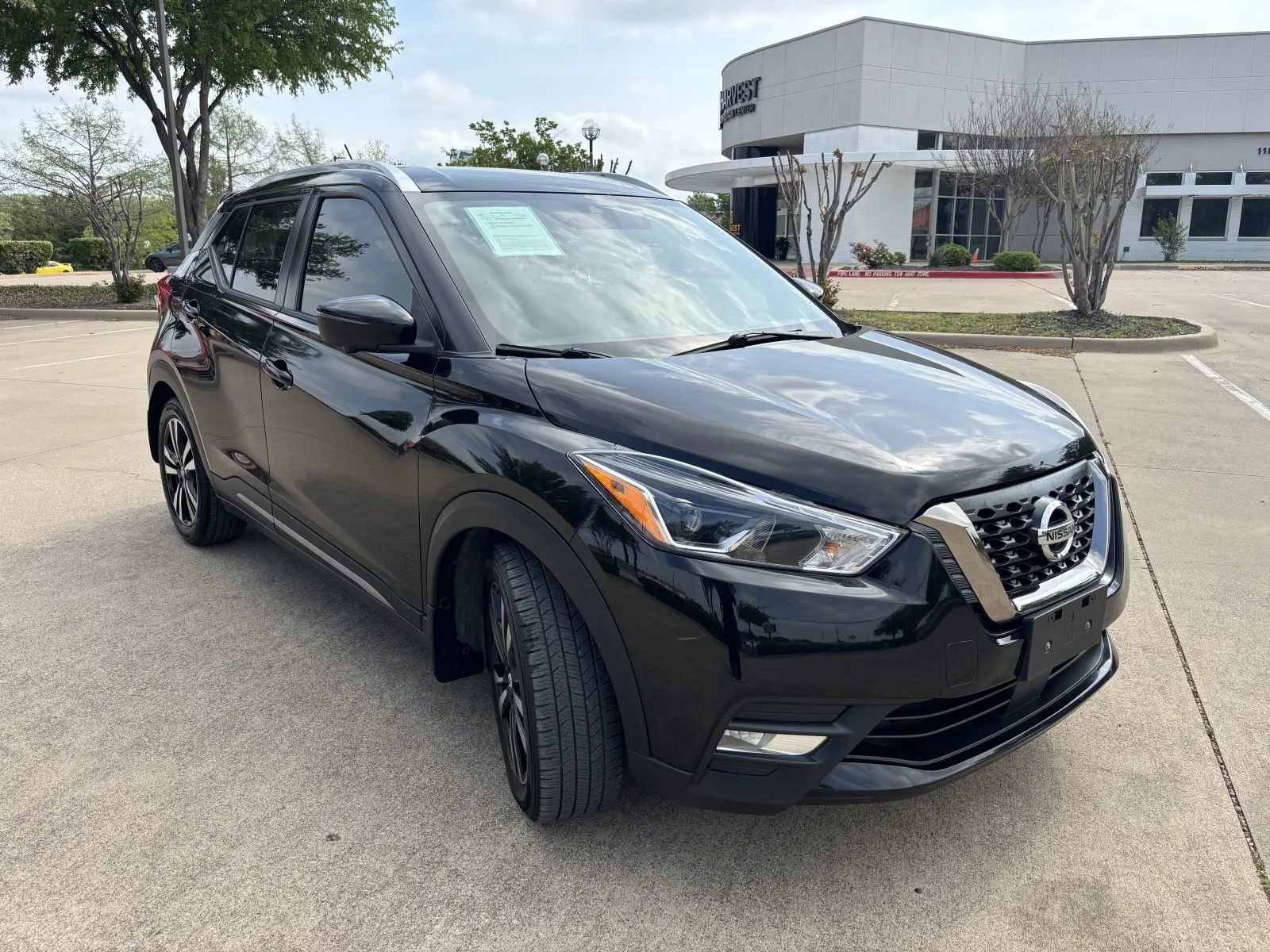 Used 2020 Nissan Kicks SR FWD image 3
