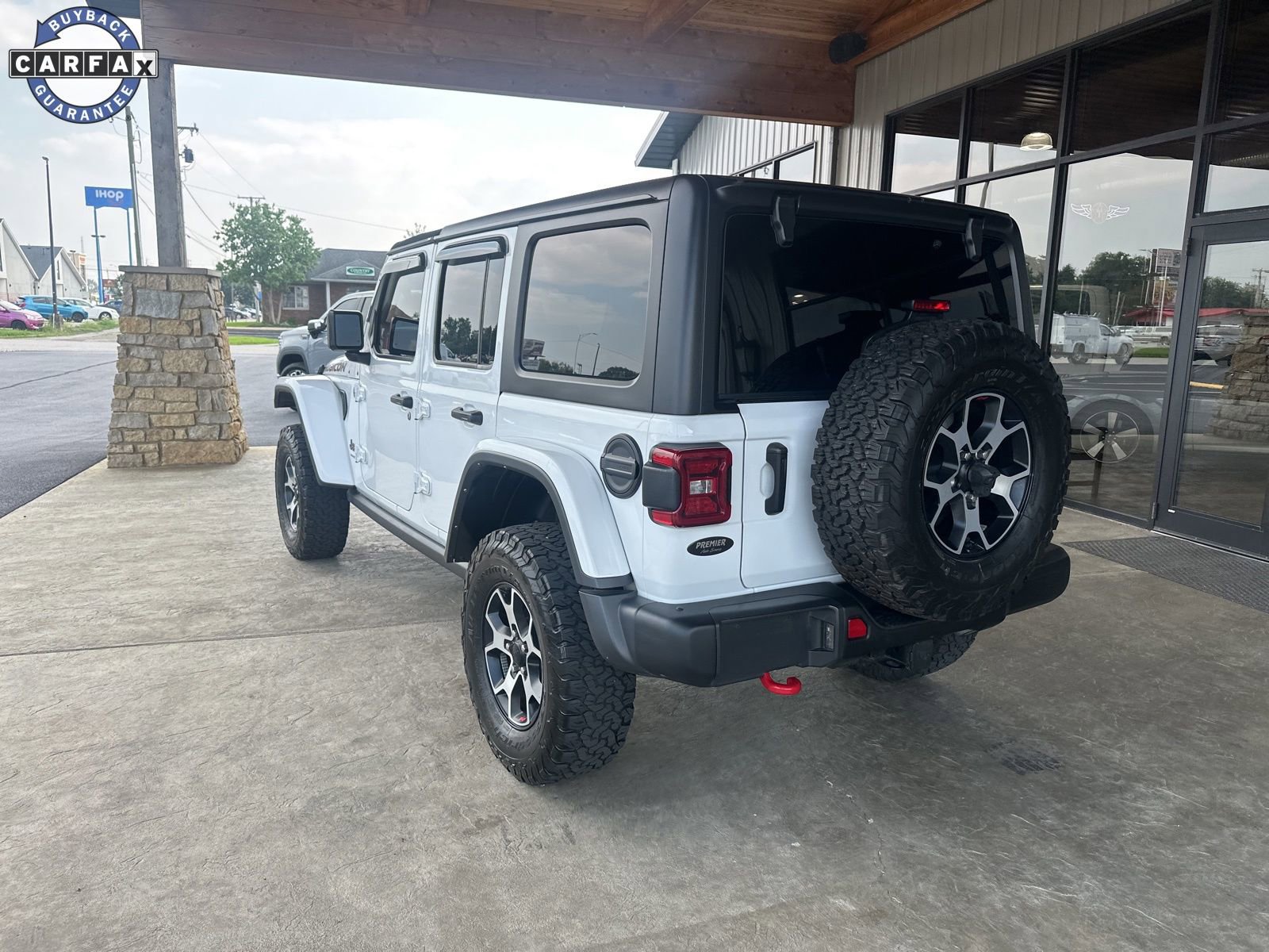 Used 2023 Jeep Wrangler Unlimited Rubicon w/ Steel Bumper Group image 17