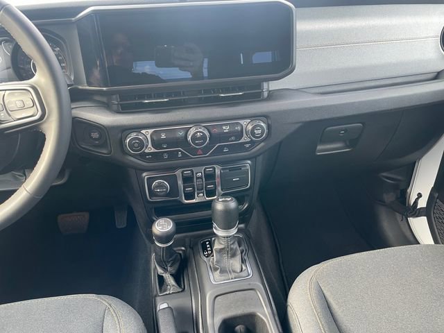 Used 2024 Jeep Wrangler Sport S image 11