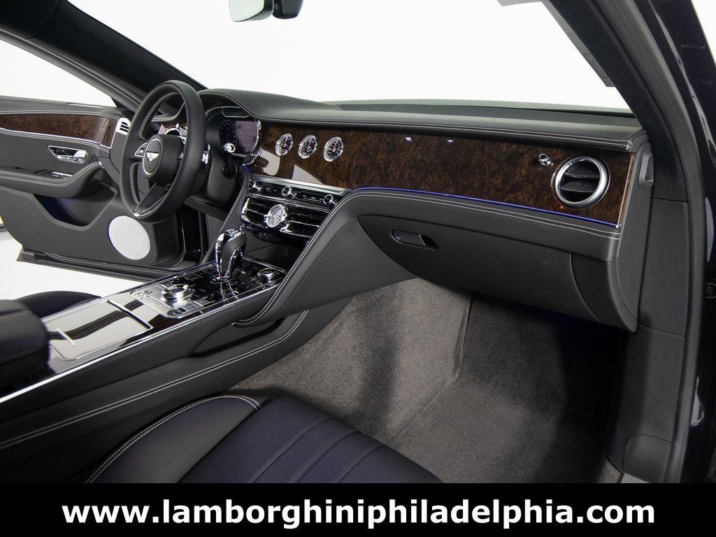 Used 2024 Bentley Flying Spur V8 AWD/4WD image 30