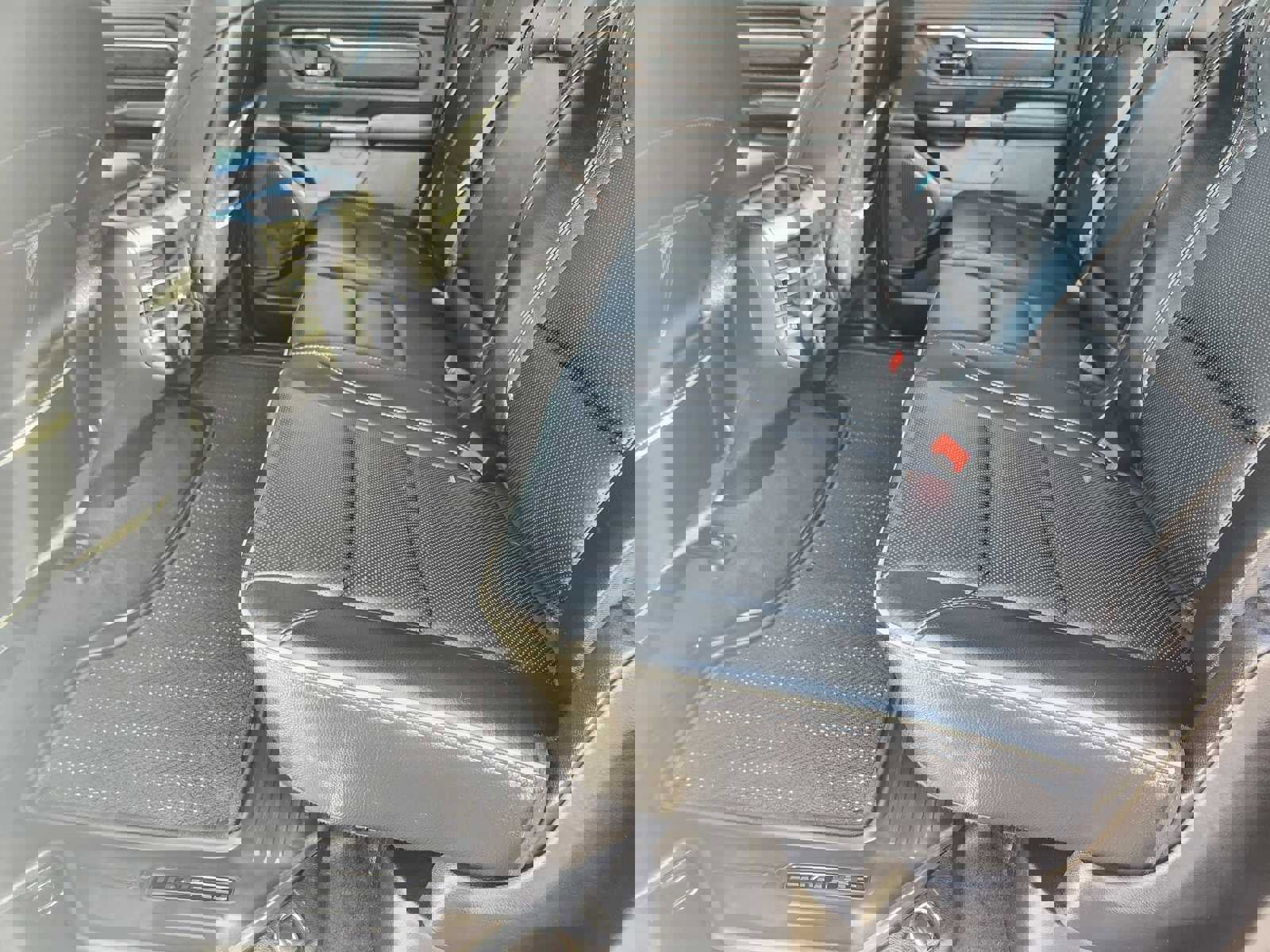 Used 2022 RAM 1500 Limited w/ Body-Colour Bumper Group image 9