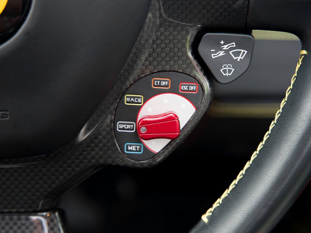 Certified 2018 Ferrari 488 Spider RWD image 8