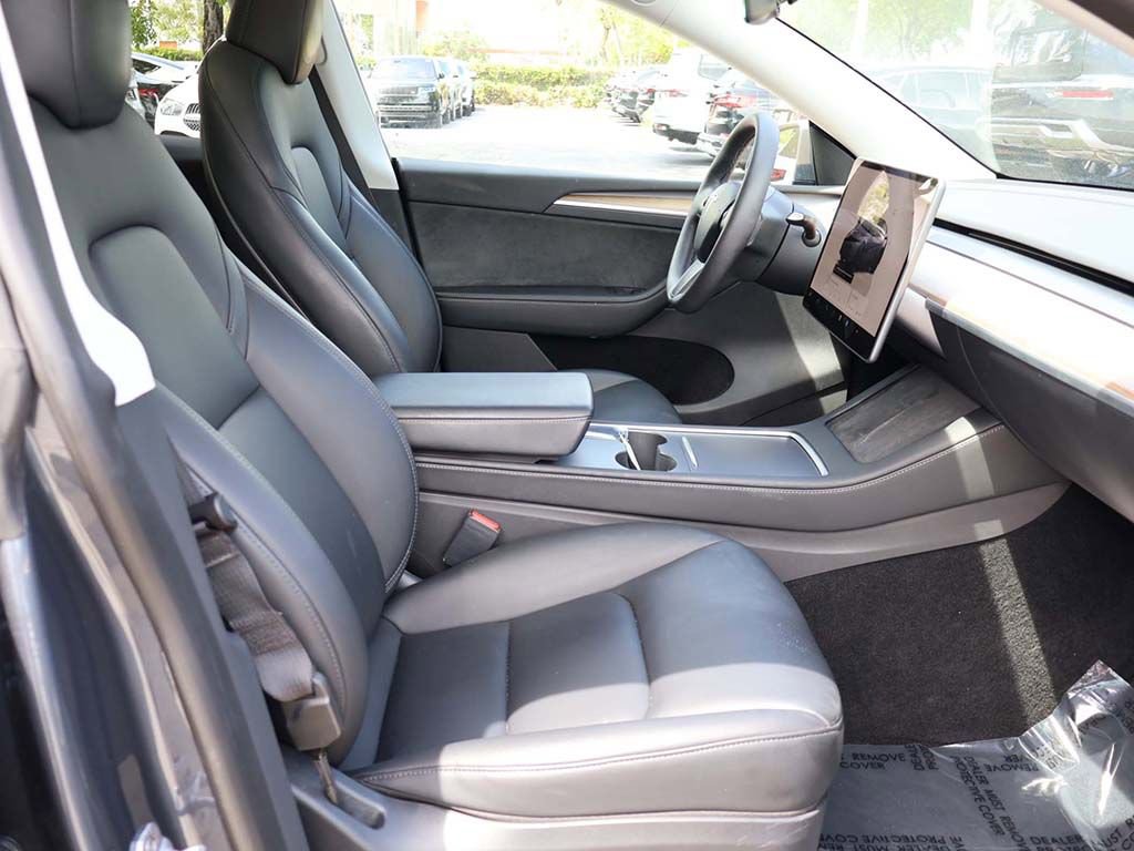 Used 2023 Tesla Model Y Long Range AWD/4WD image 30