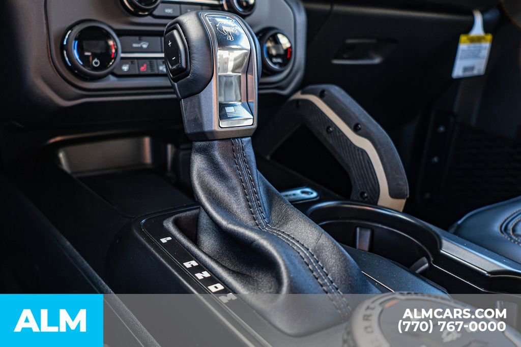 Used 2025 Ford Bronco Badlands image 43