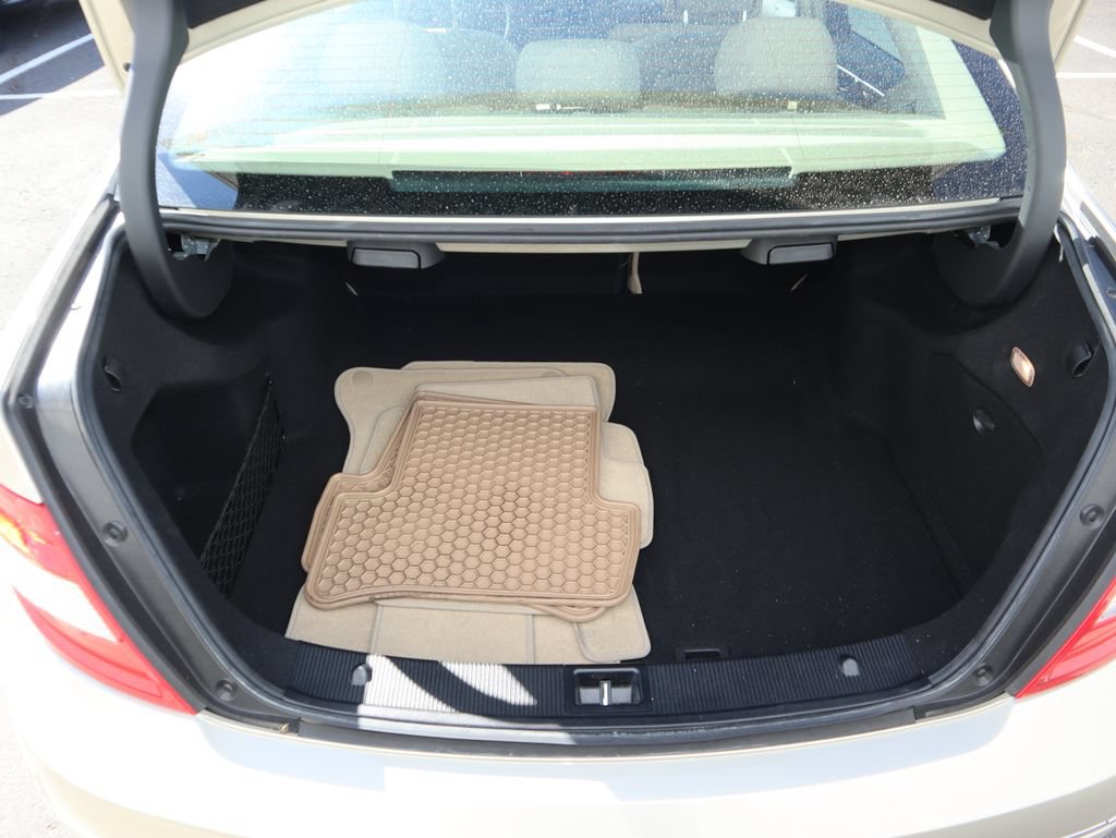 Used 2011 Mercedes-Benz C 300 Sedan image 12