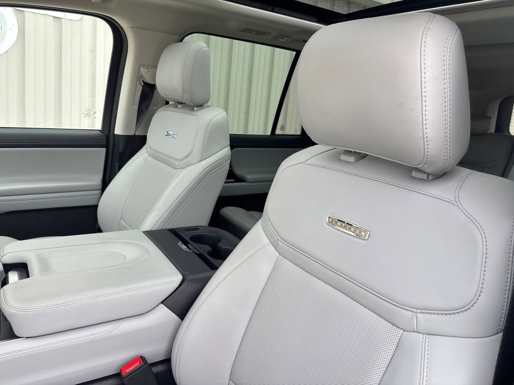 Used 2025 Ford Expedition Max Platinum w/ Driver's Package image 23