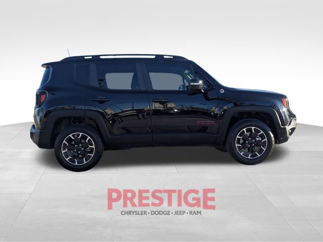 Used 2023 Jeep Renegade Trailhawk image 5