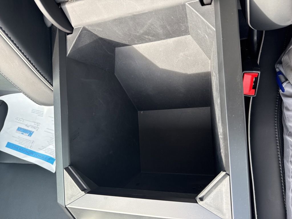 Used 2025 Tesla Cybertruck AWD Crew Cab image 16