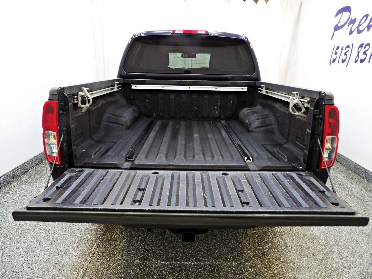 Used 2012 Nissan Frontier SV w/ SV Premium Utility Pkg AWD/4WD image 8