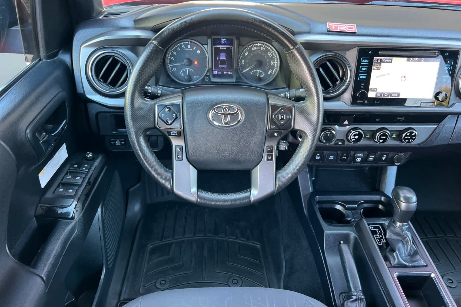 Used 2018 Toyota Tacoma TRD Off-Road w/ Technology Package AWD/4WD image 14