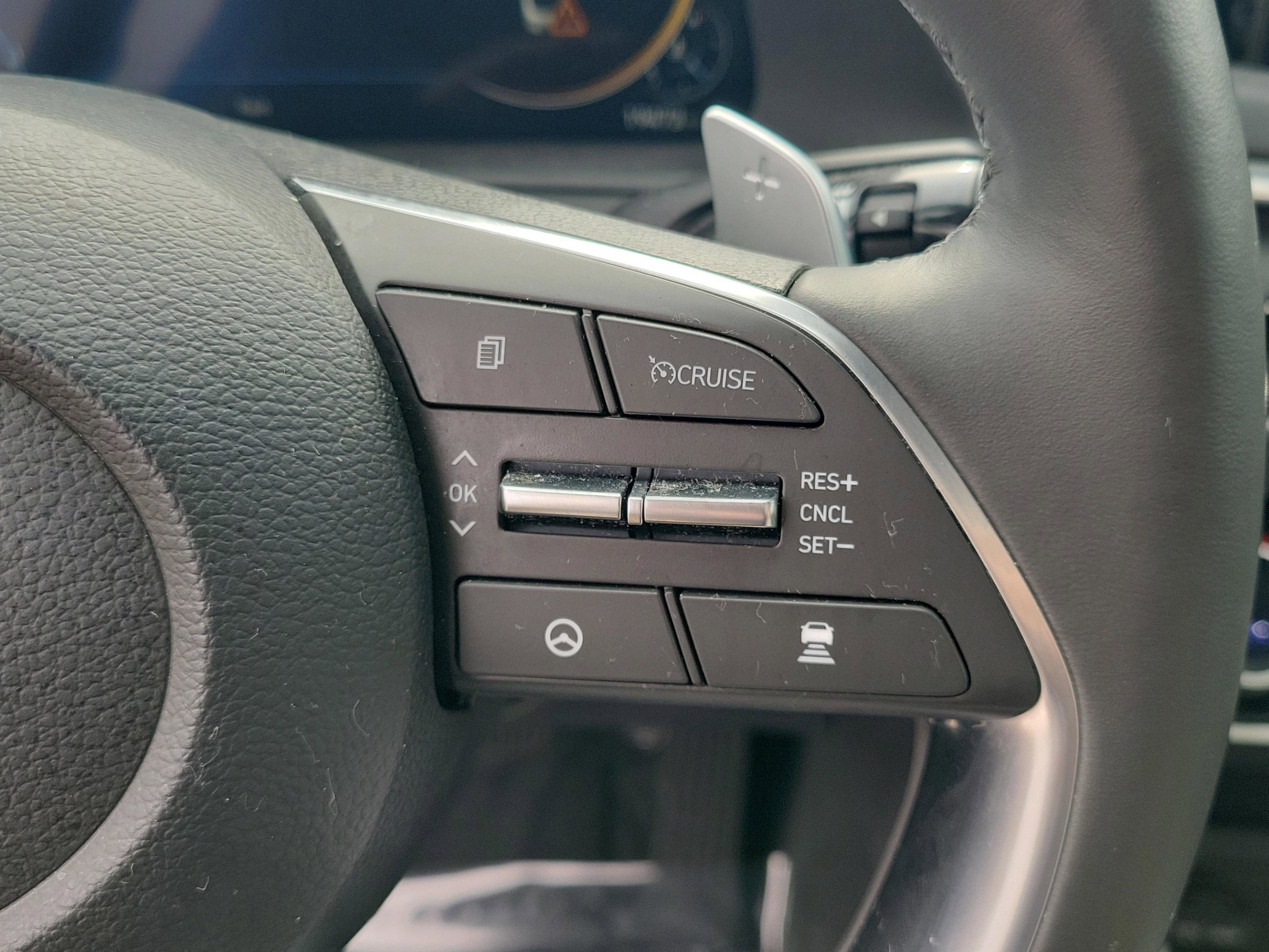 Used 2023 Hyundai Sonata Limited w/ Preferred Accessory Package image 25