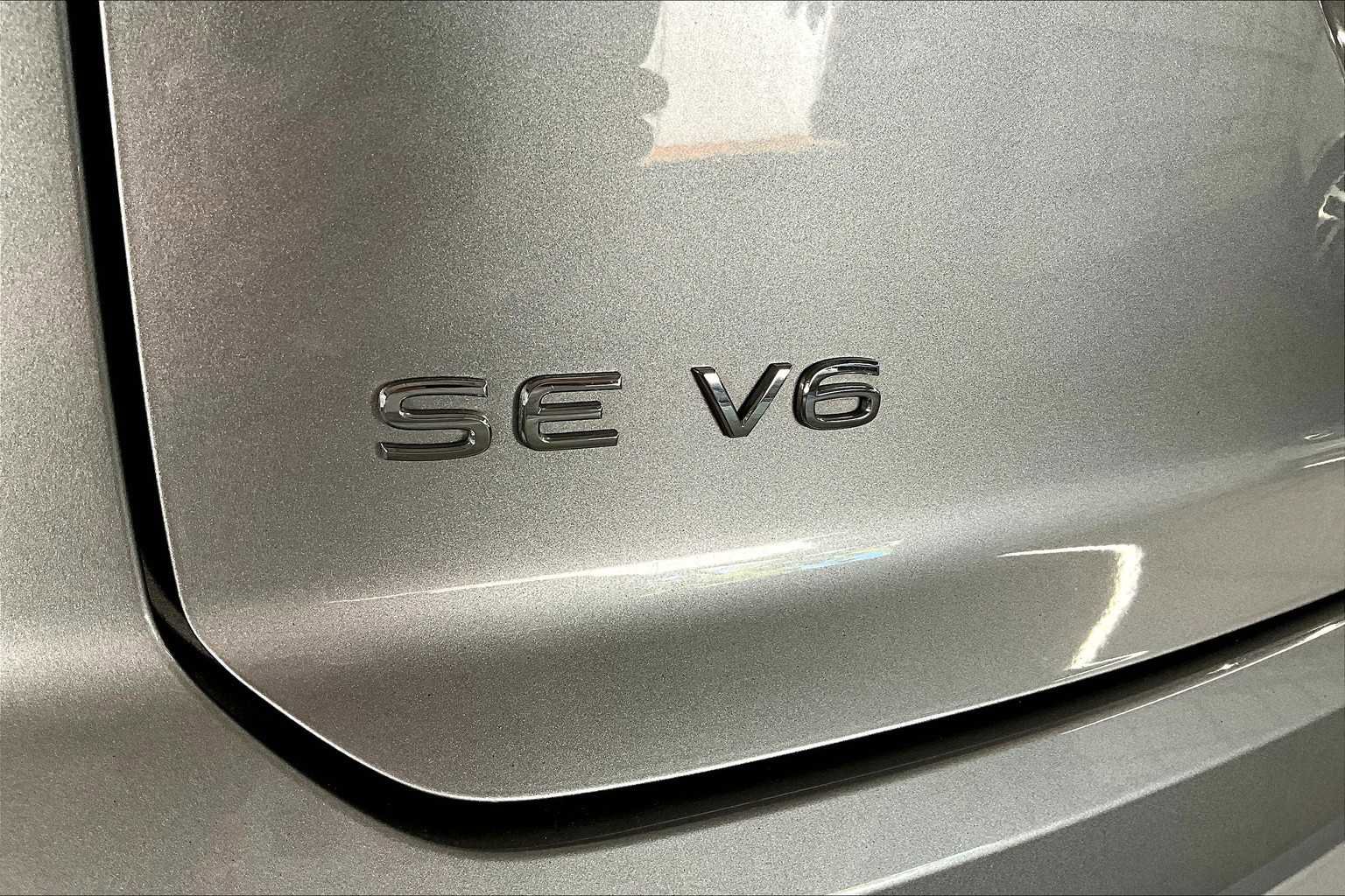 Used 2022 Volkswagen Atlas Cross Sport SE image 11