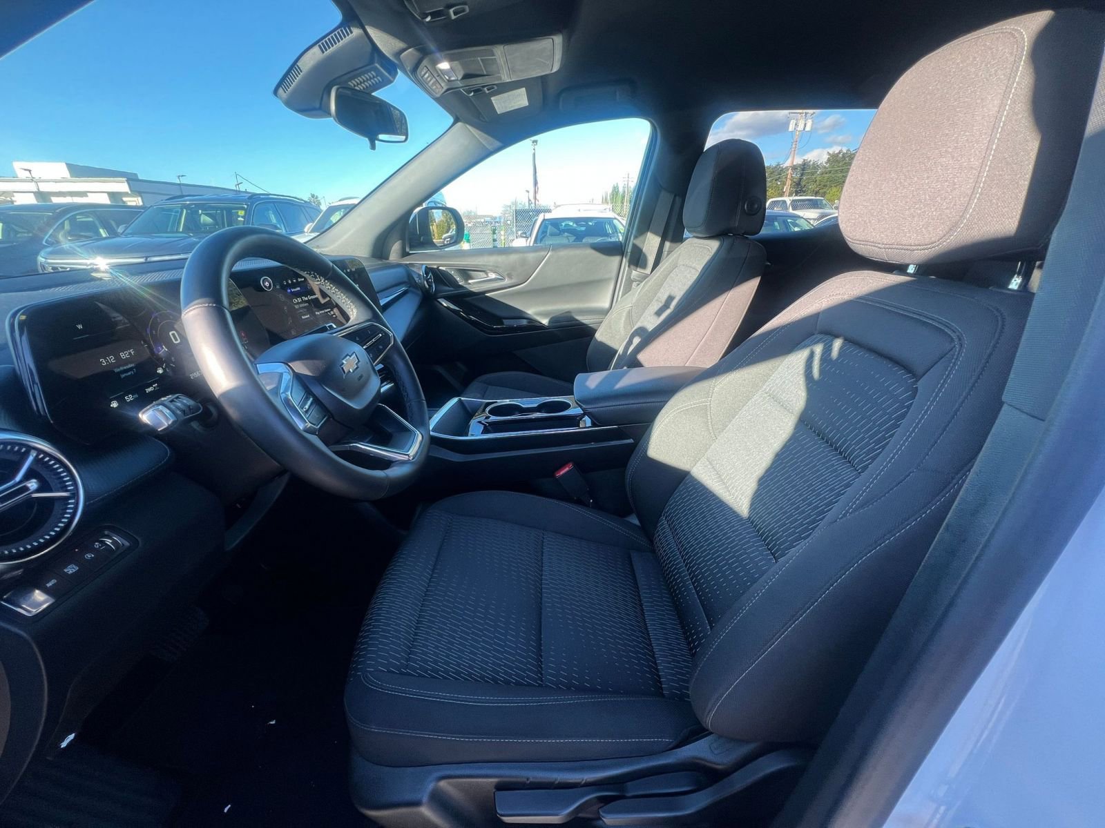 Used 2025 Chevrolet Equinox LT image 27