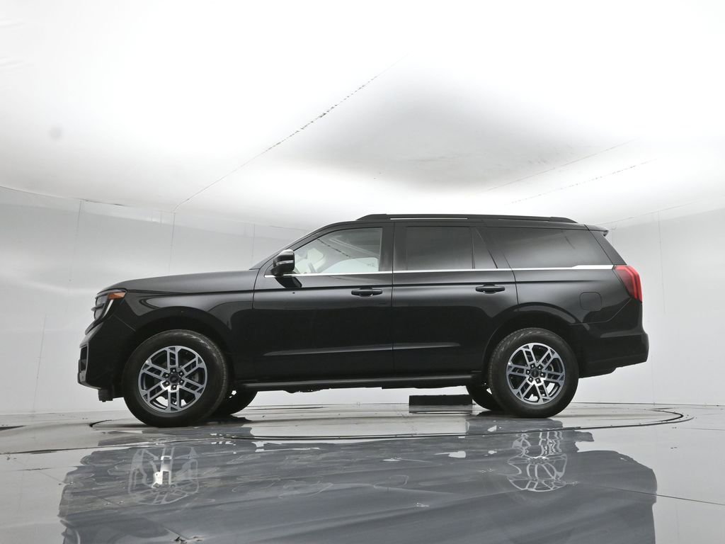 Certified 2025 Ford Expedition Active AWD/4WD image 8