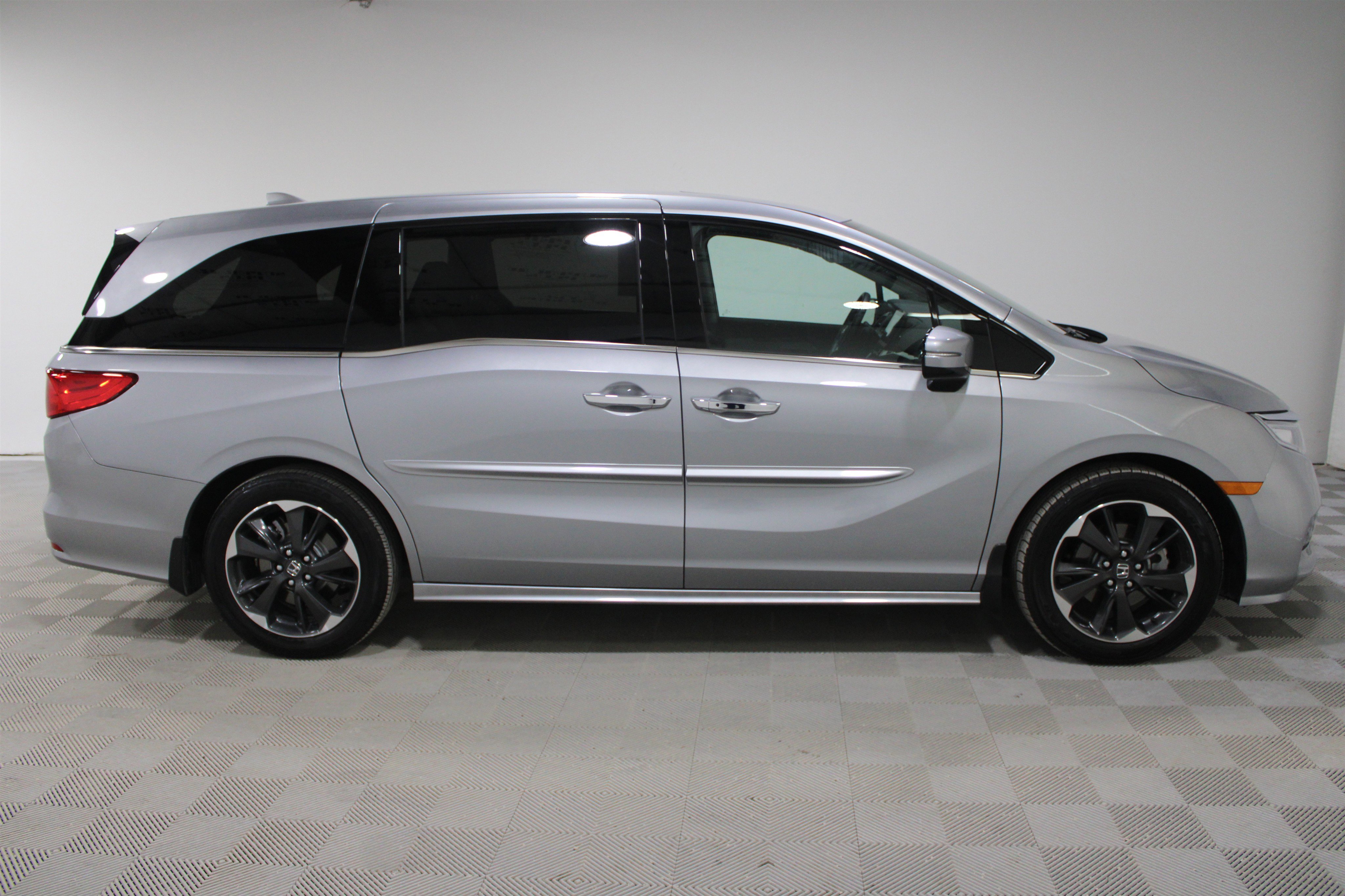 Used 2024 Honda Odyssey Elite image 28