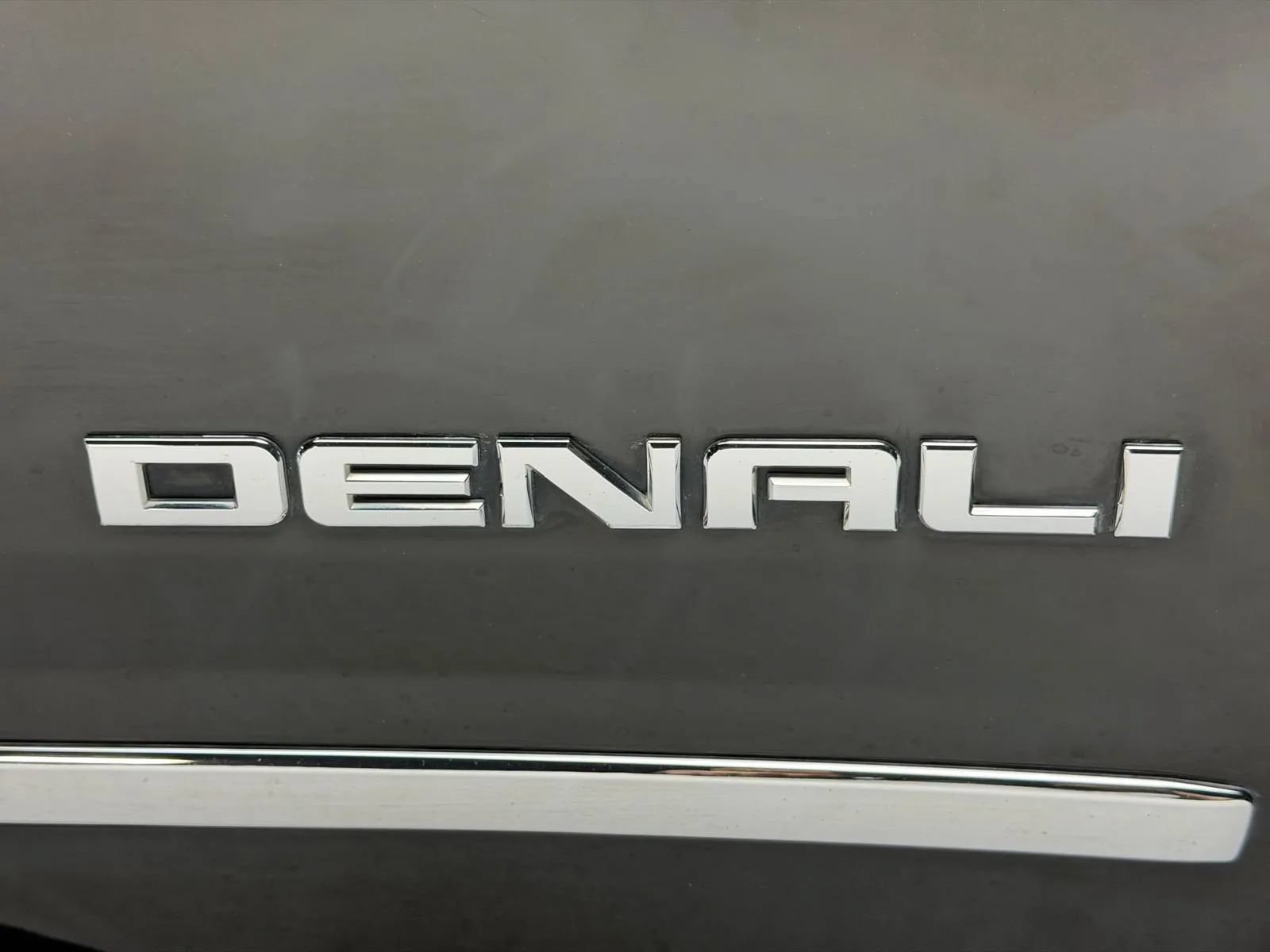 Used 2017 GMC Yukon XL Denali w/ Open Road Package AWD/4WD image 9
