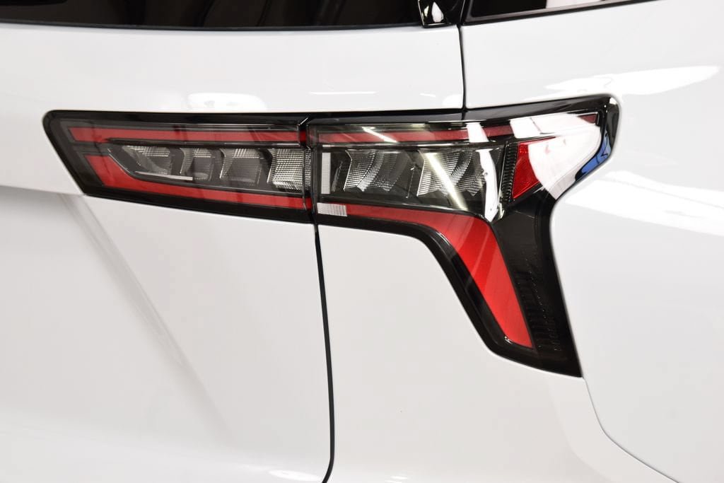 New 2027 Chevrolet Equinox ACTIV w/ Safety and Technology Package FWD image 21