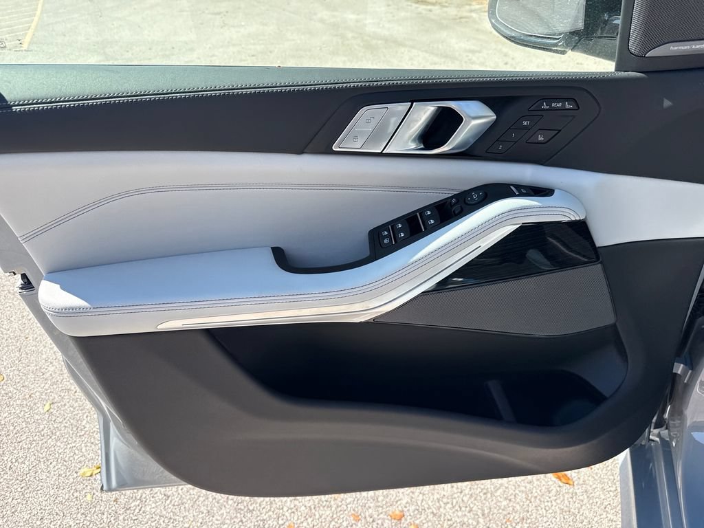New 2027 BMW X7 xDrive40i w/ M Sport Package AWD/4WD image 12