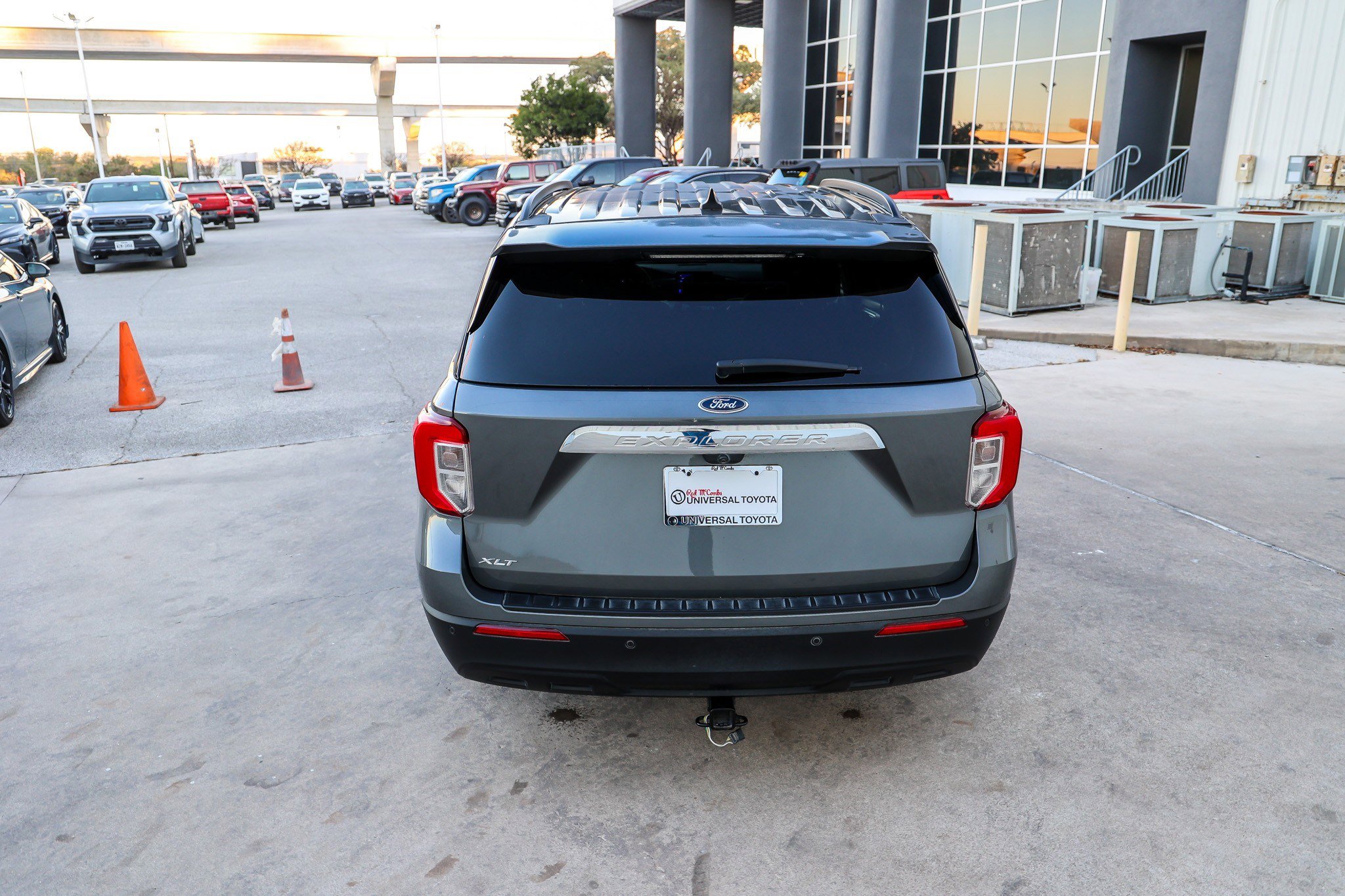 Used 2023 Ford Explorer XLT image 8