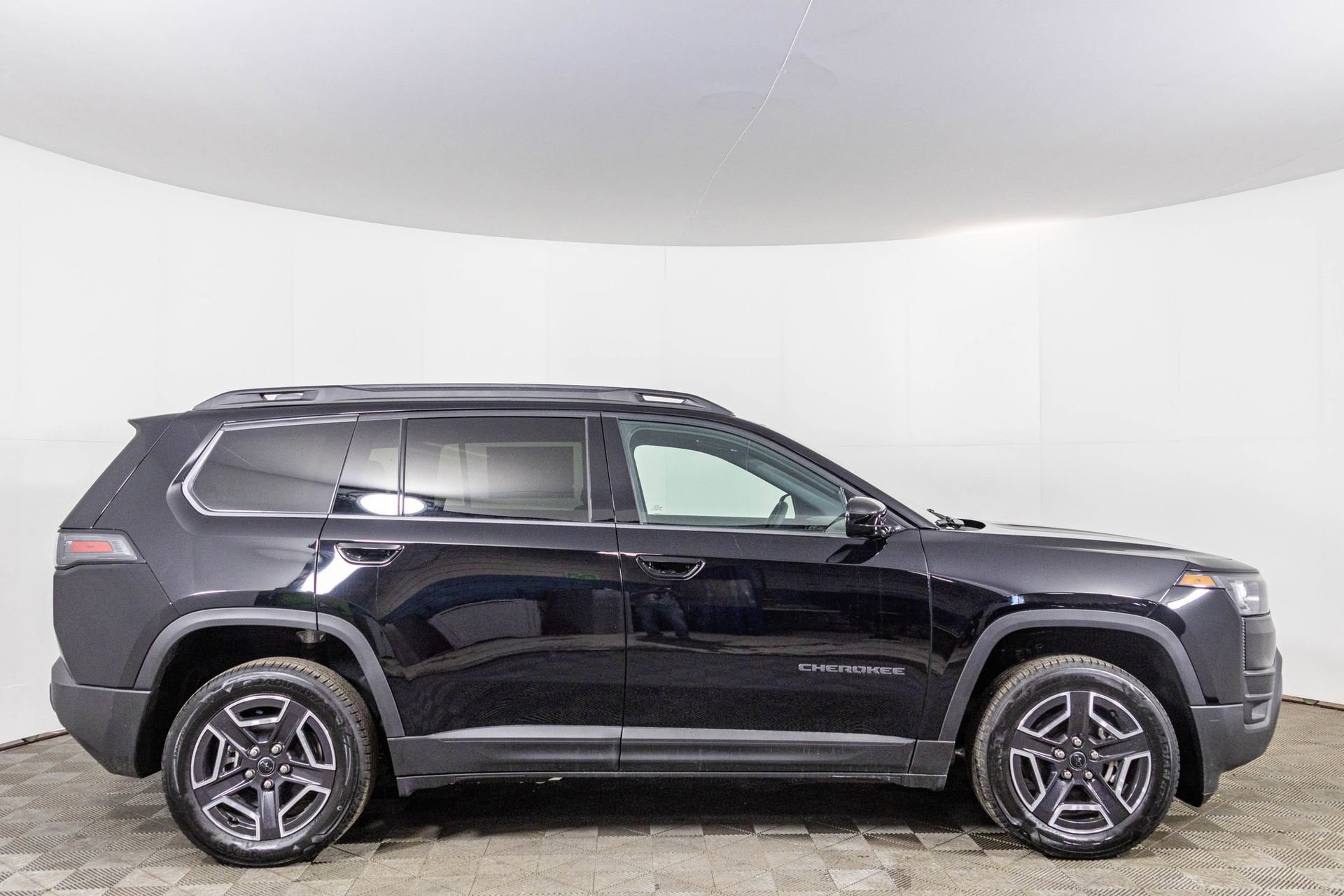 New 2026 Jeep Cherokee Laredo image 12