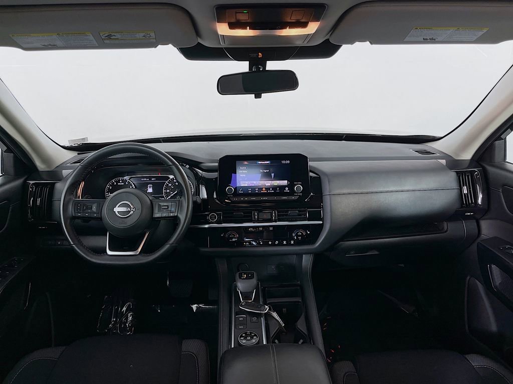 Used 2024 Nissan Pathfinder SV w/ Black Appearance Package image 12