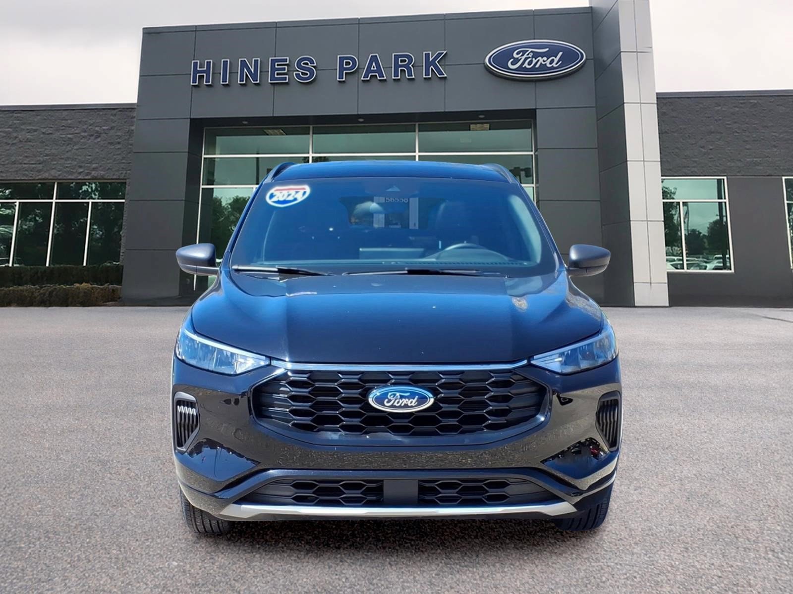Used 2024 Ford Escape ST-Line w/ Tech Pack #1 AWD/4WD image 2