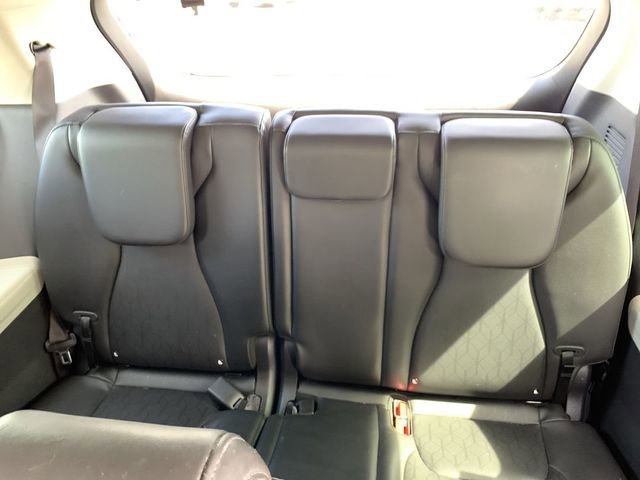 Used 2022 Kia Carnival LX image 32