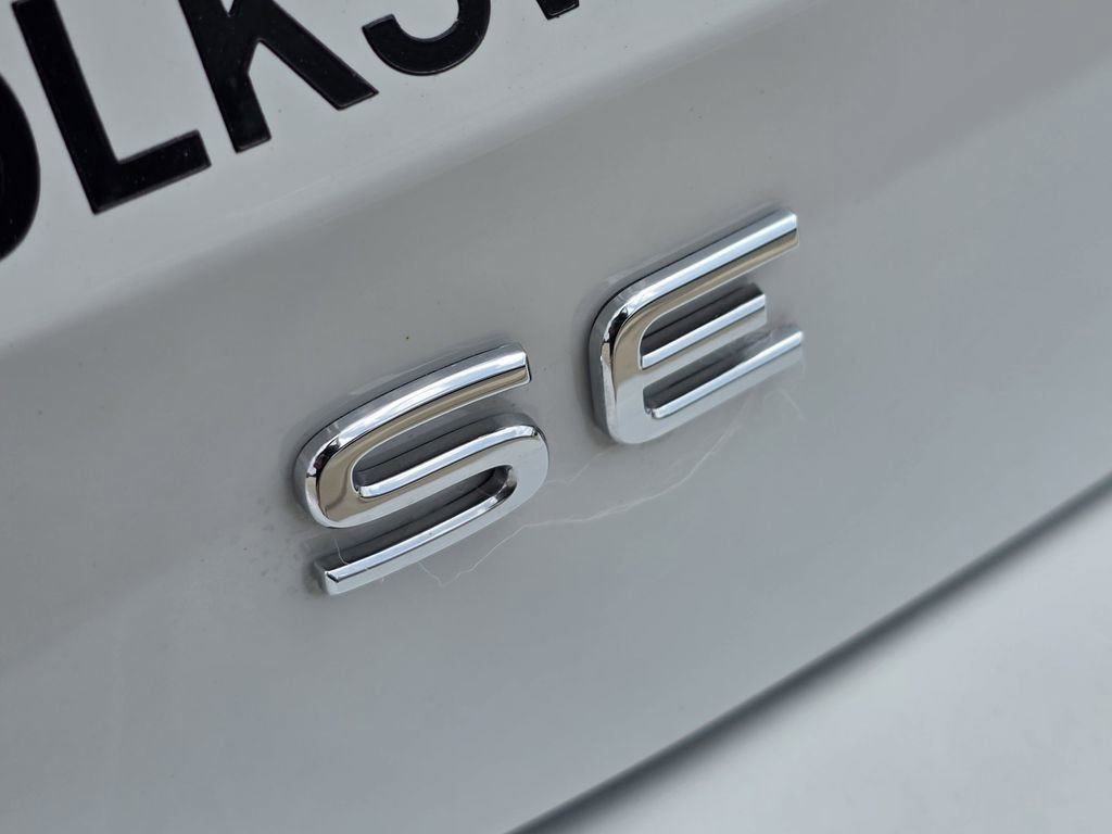 Used 2025 Volkswagen Taos SE FWD image 7