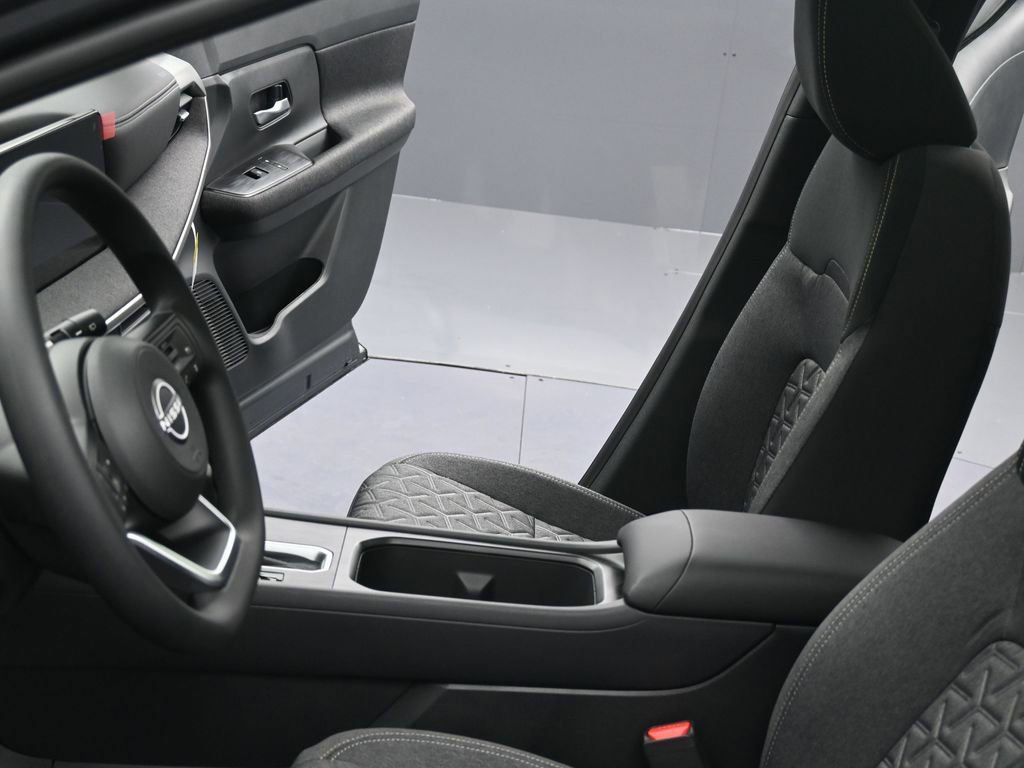 New 2026 Nissan Kicks SV w/ SV Premium Package AWD/4WD image 16